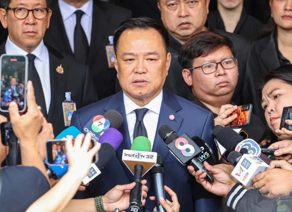 华利配资 泰国禁娱30天, 民众需穿黑色衣物90天, 以悼念王太后